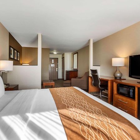 Comfort Inn & Suites Murrieta Temecula Wine Country Exterior photo