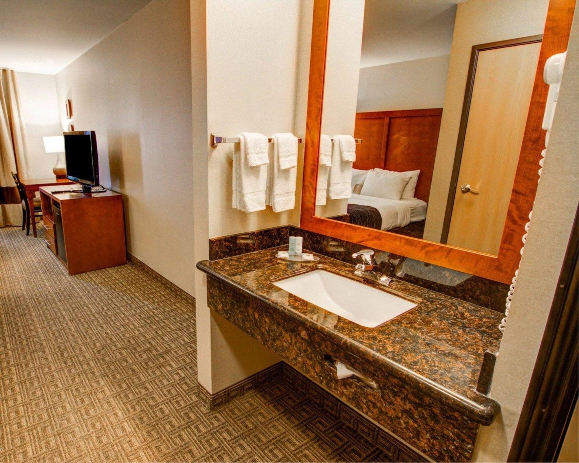 Comfort Inn & Suites Murrieta Temecula Wine Country Exterior photo