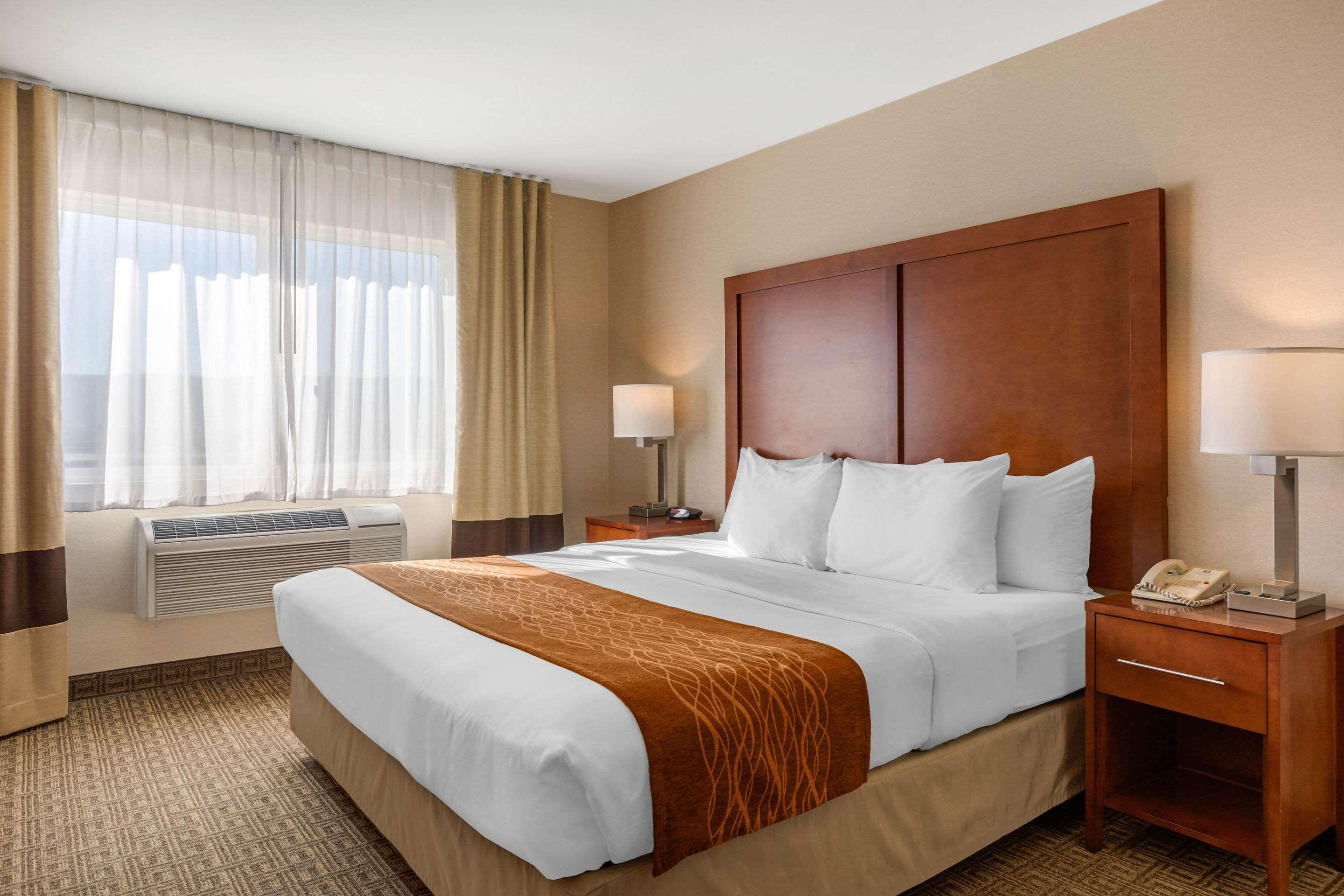 Comfort Inn & Suites Murrieta Temecula Wine Country Exterior photo