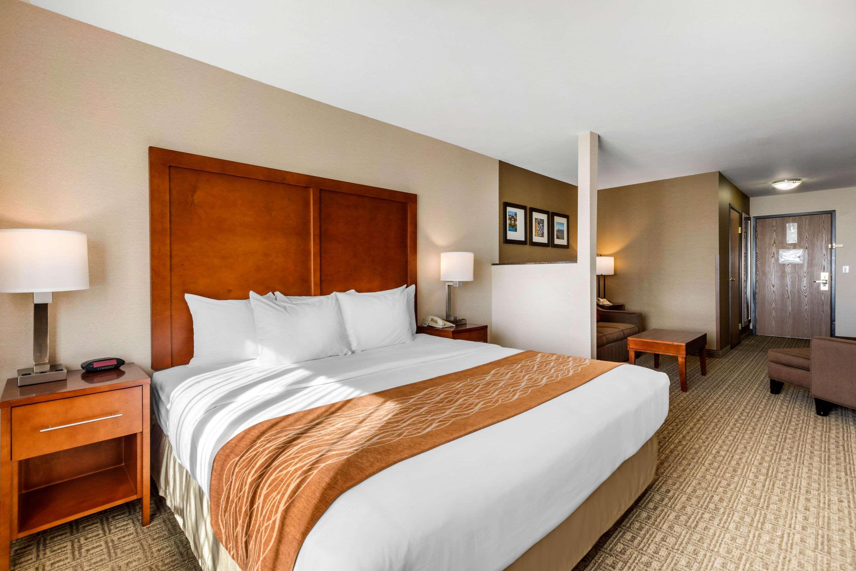 Comfort Inn & Suites Murrieta Temecula Wine Country Exterior photo