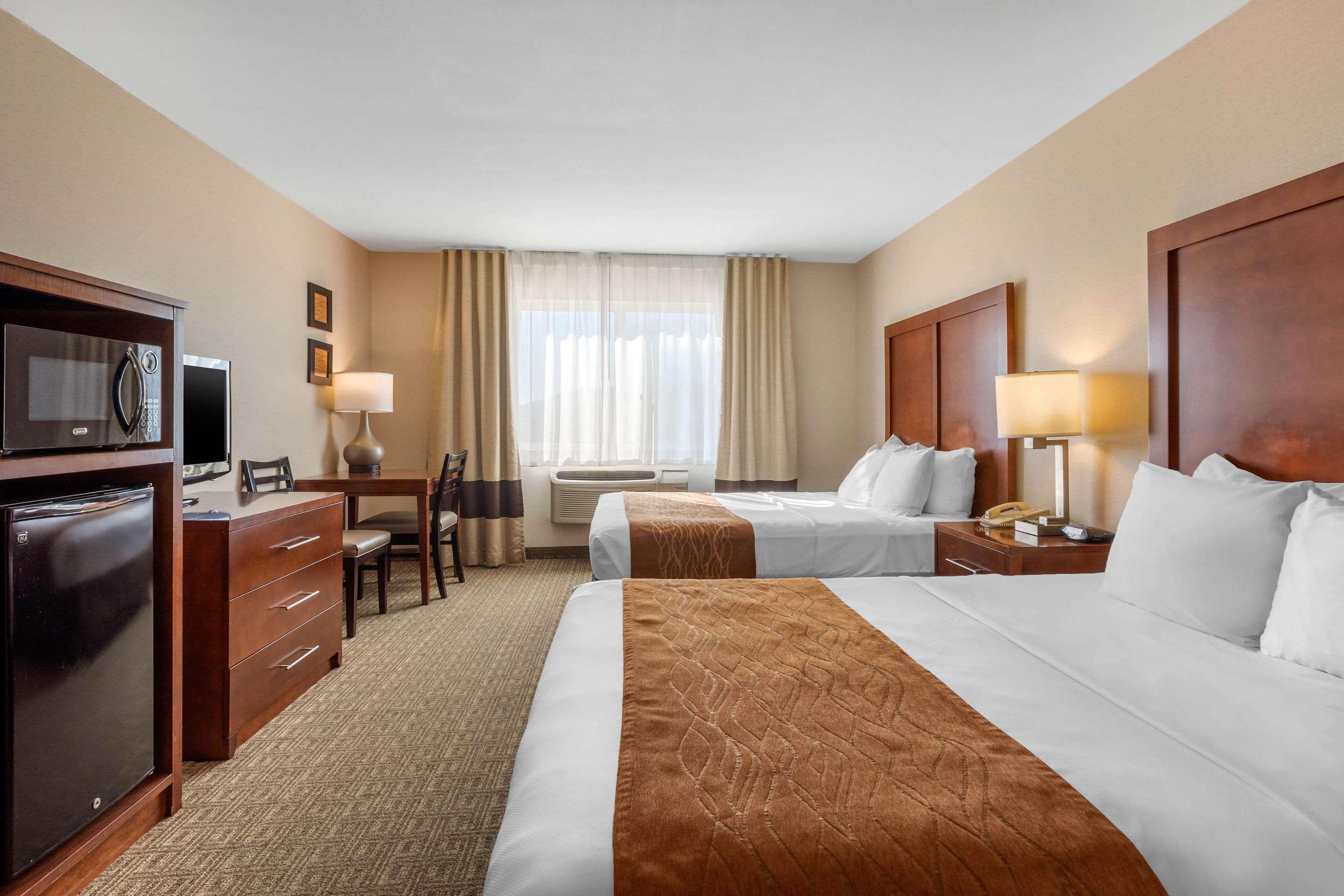 Comfort Inn & Suites Murrieta Temecula Wine Country Exterior photo